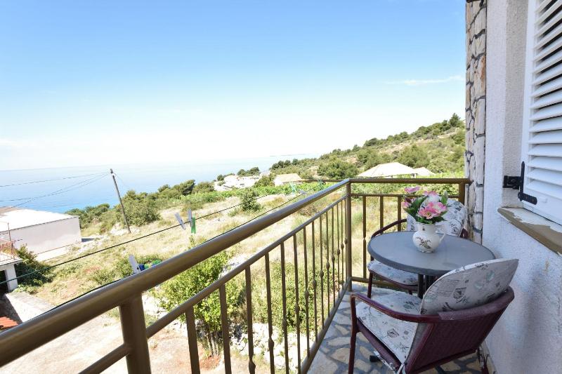 Two-Bedroom Apartment with Balcony image 1