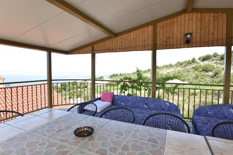Two-Bedroom Apartment with Sea View image 3