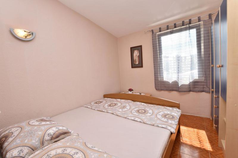 One-Bedroom Apartment with Sea View image 3