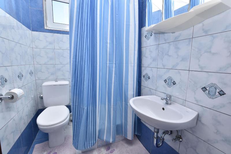 One-Bedroom Apartment with Sea View image 2