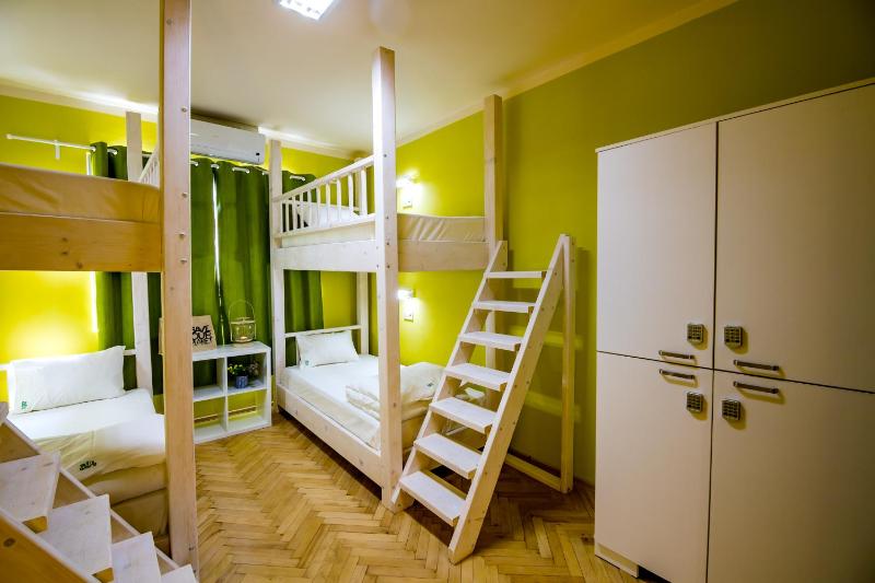Economy Quadruple Room with Shared Bathroom image 3