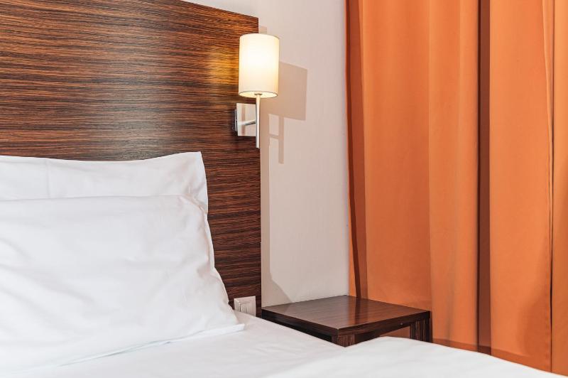 Double or Twin Room with Extra Bed image 3