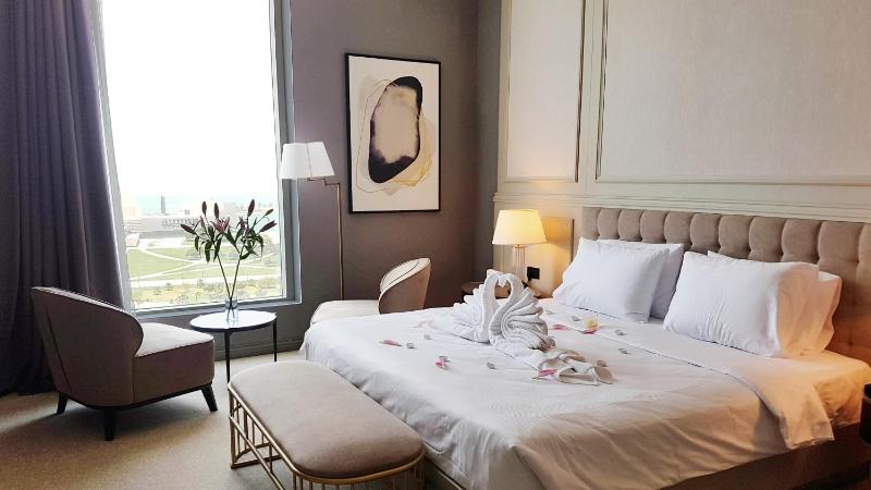 Horizon Suite with Sea View