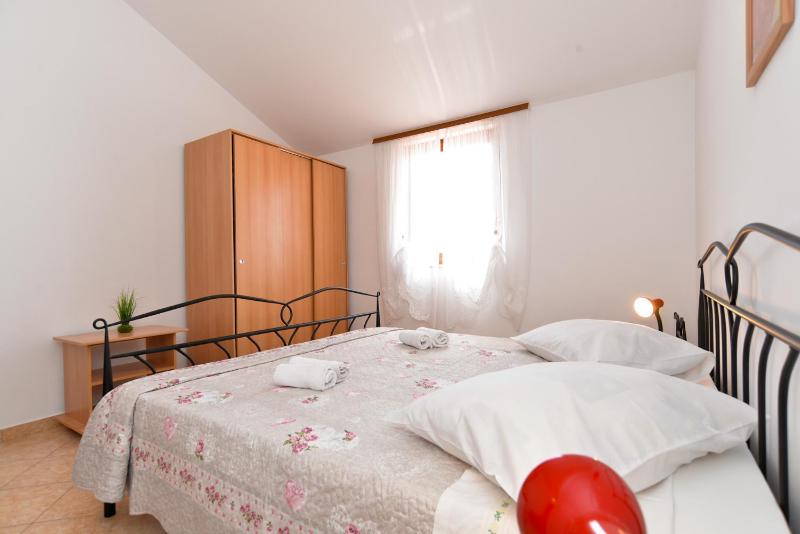 Apartment image 3