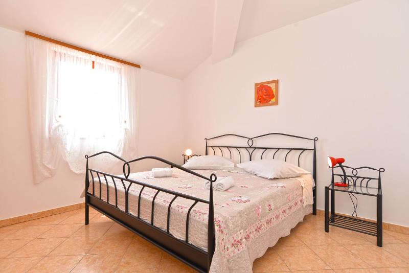 Apartment image 2