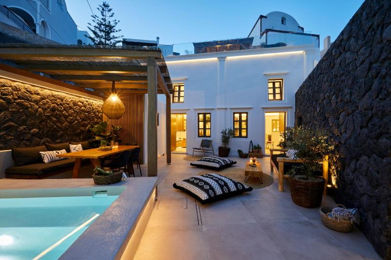 Deluxe Cave Suite with Spa Bath image 2