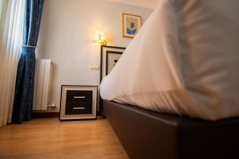 Double or Twin Room image 4