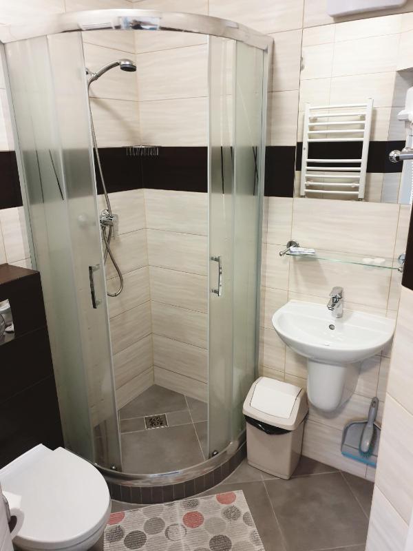 Twin Room with Balcony image 4