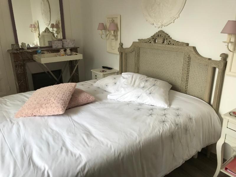 Double Room with Garden View- 2nd Floor image 2