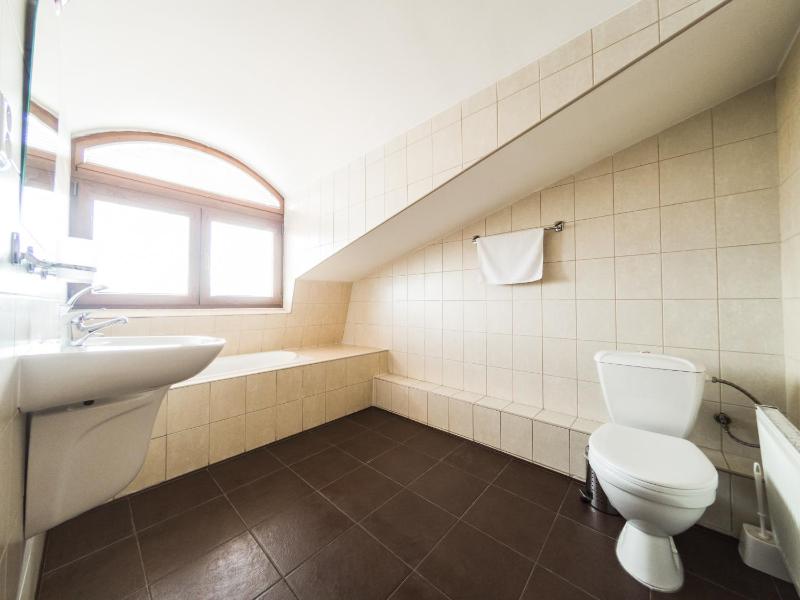 Single Room image 3