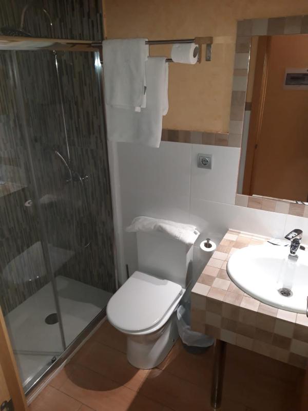 Comfort Single Room with Shower image 1