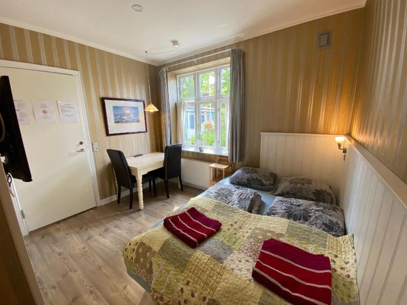 Double or Twin Room image 1