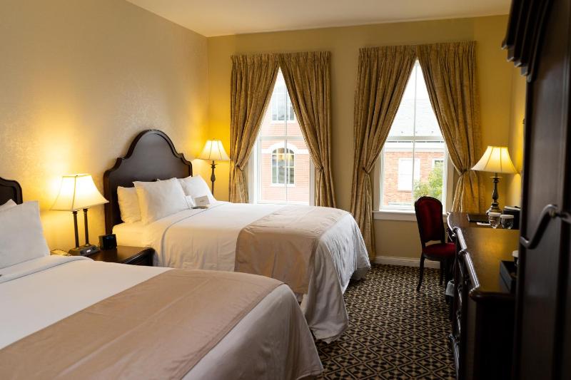 Superior Double Room image 3