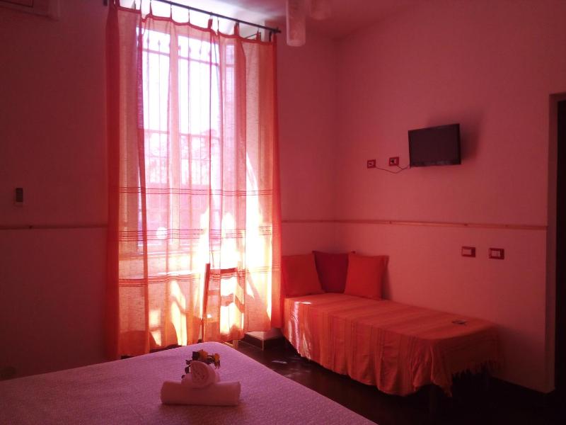 Double or Twin Room image 4