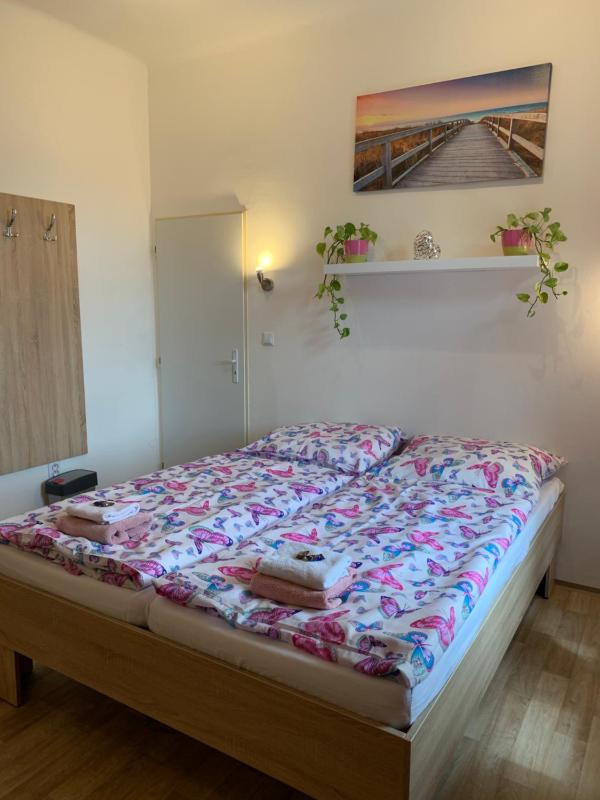Deluxe Double Room with Balcony image 3