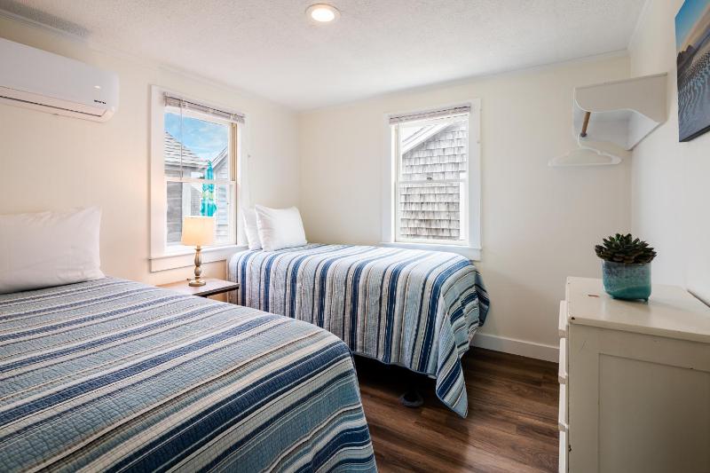 Cottage 1 - Two-bedroom  image 3