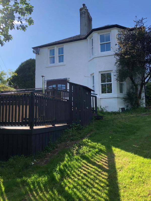 Five-Bedroom House image 2