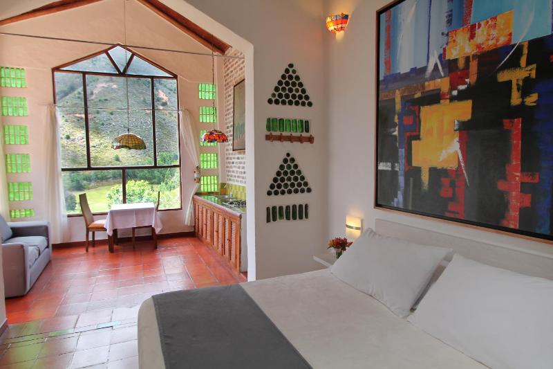 ApartaSuites Arcoiris - image 8