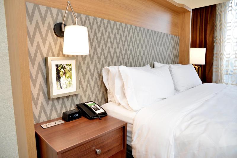 Superior King Room image 4