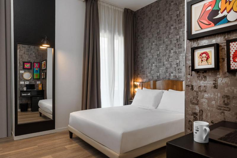 Up Hotel - image 11