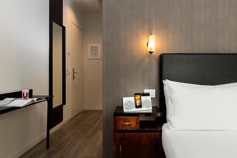 Up Hotel - image 8