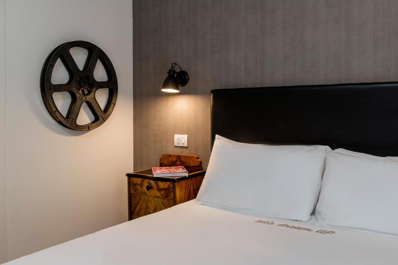 Up Hotel - image 28