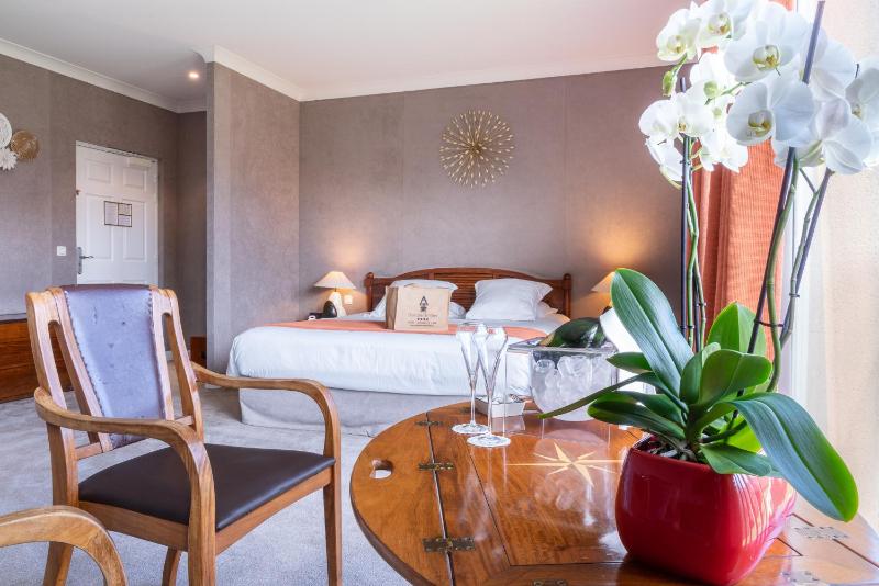 Executive Double Room with Spa Access image 3