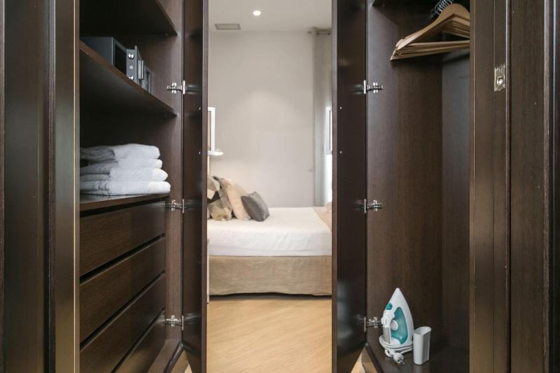 Deluxe Two- Bedroom Apartment image 2