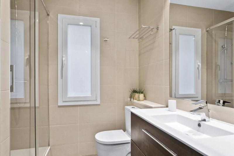 Deluxe Two- Bedroom Apartment image 3