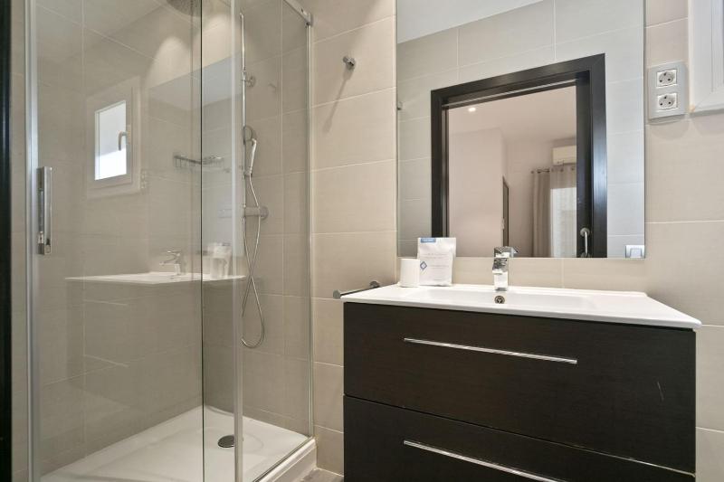 Deluxe Two- Bedroom Apartment image 4