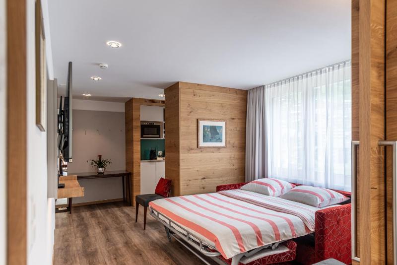 Junior Rooftop Suite with Matterhorn View image 3