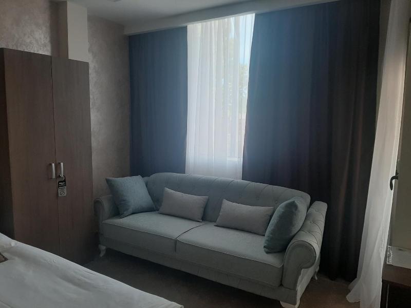Triple Room with Balcony image 3