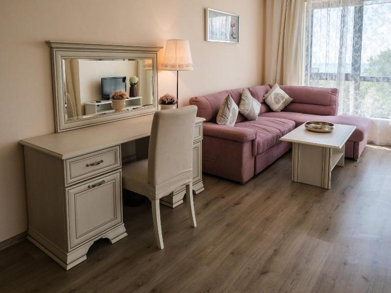 Queen Room with Sea View  image 1
