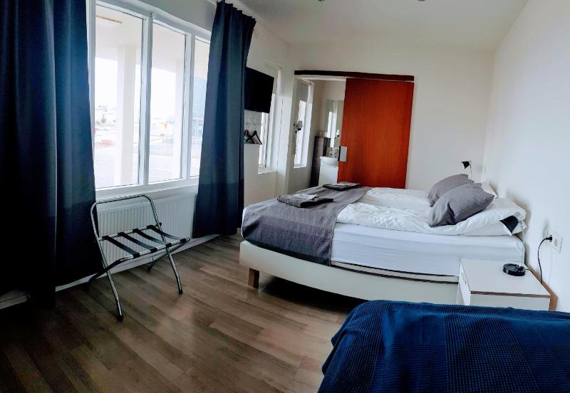 Triple Room with Private Bathroom image 3