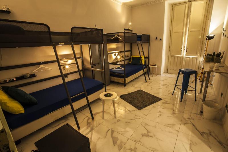 Bed in 4-Bed Mixed Dormitory Room with Private Bathroom image 2