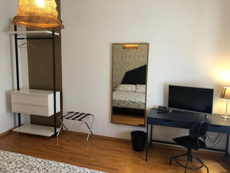 Double Room with Shared Bathroom image 3