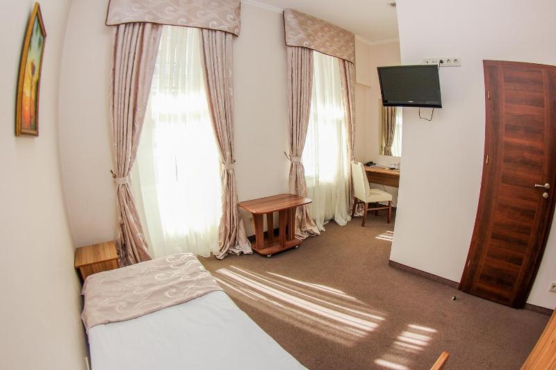 Budget Single Room image 4