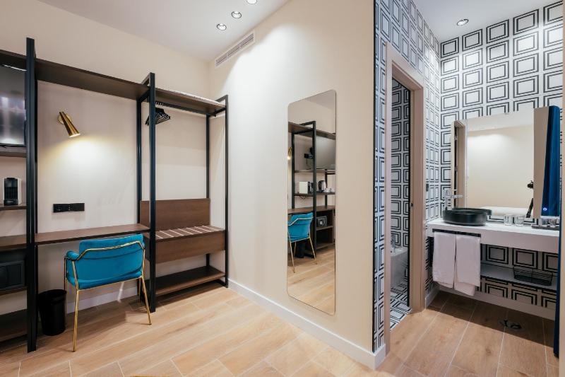 Standard Single Room image 3