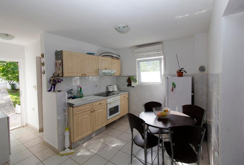 Vacation house Vila Guma Rastani Mostar - image 11