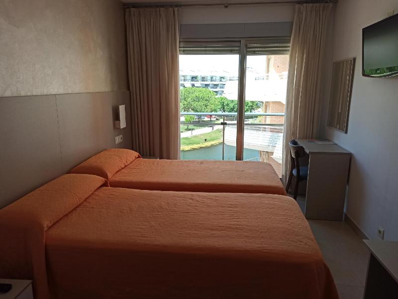 Hotel Marina - image 7