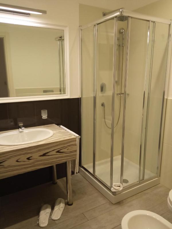 Double Room with Sea View image 3