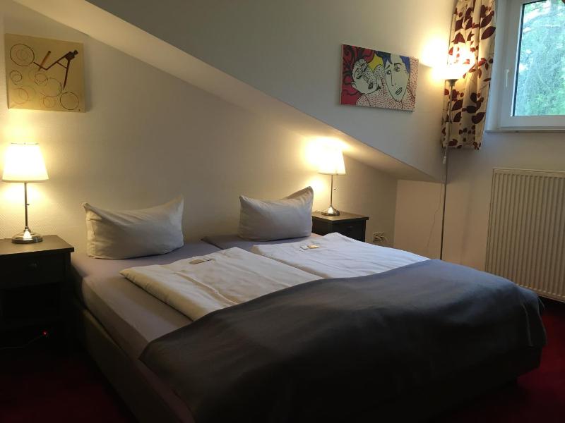 Small Double Room image 2