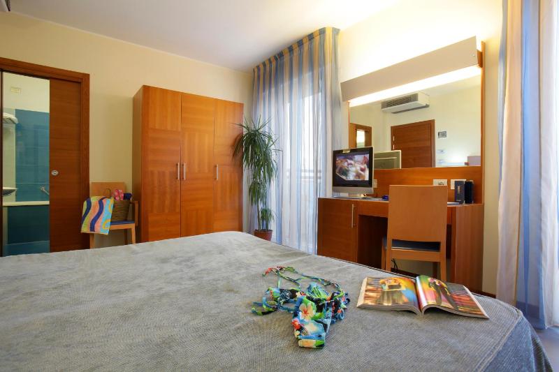 Quadruple Room image 1