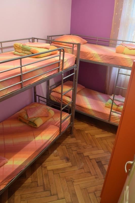 Bed in 4-Bed Mixed Dormitory Room image 1