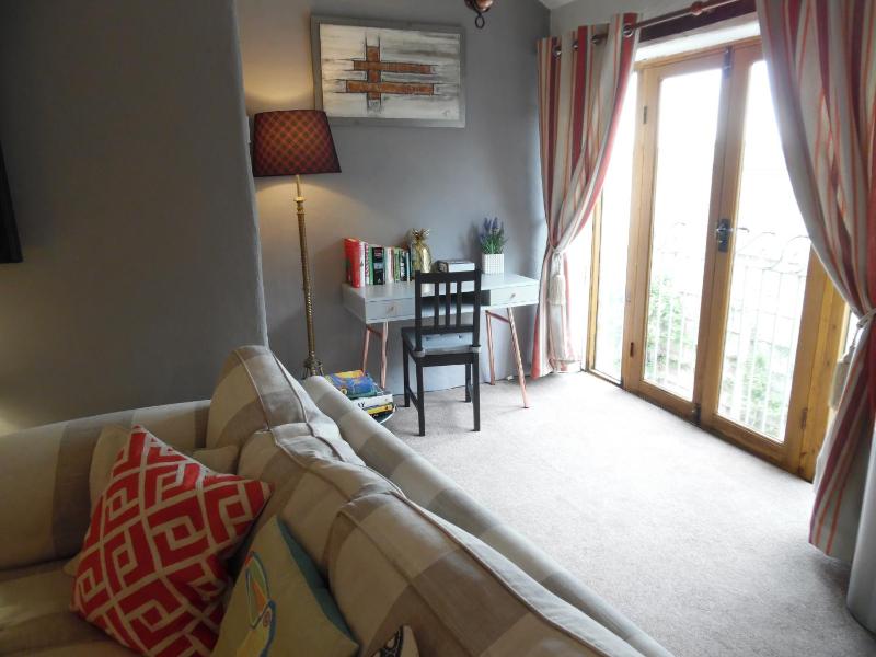 Two-Bedroom House image 3