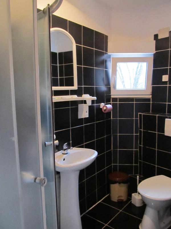 Standard Single Room image 2