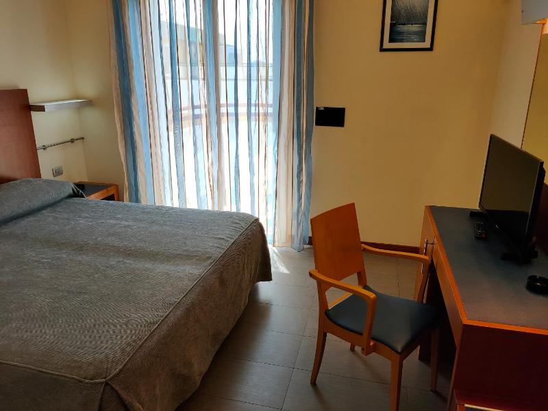 Superior Double Room image 3