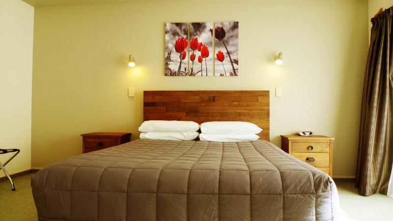 Comfort Two-Bedroom Suite with Hot Tub 