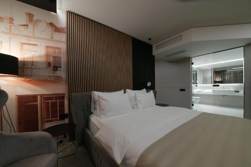 Suite with Terrace and Free Spa access image 3