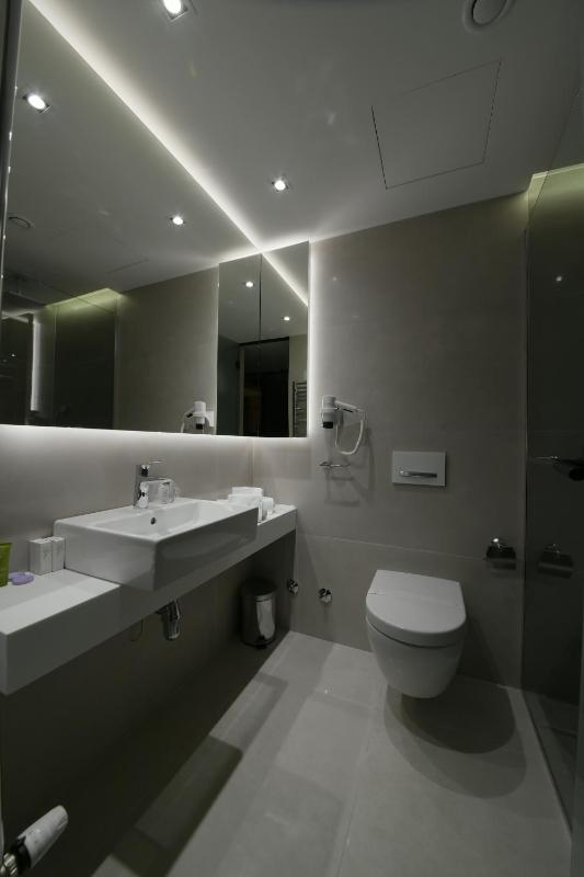 Superior Double Room with Free Spa Access image 3